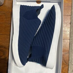 Sonoma Navy Women’s 8.5 Slip on Shoes